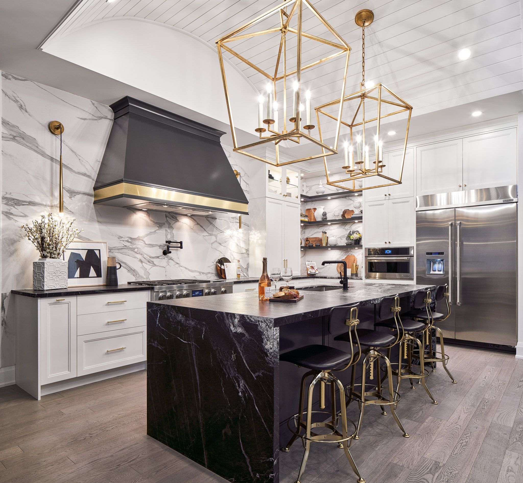 Nulla dict posuere veliitae.