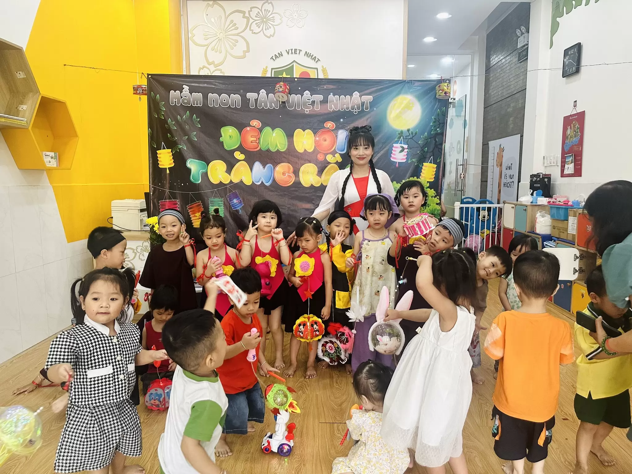 TRƯỜNG MẦM NON TRÍ TÂM MONTESSORI