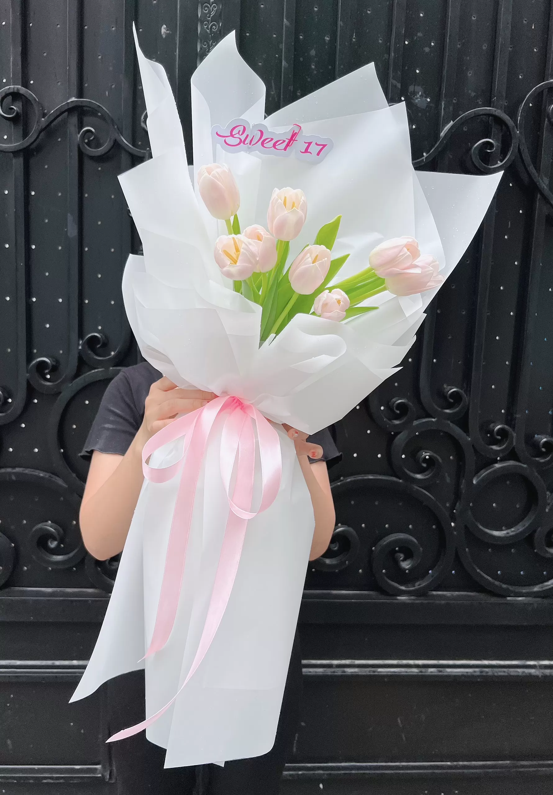 TRAO HOA - TRAO YÊU THƯƠNG