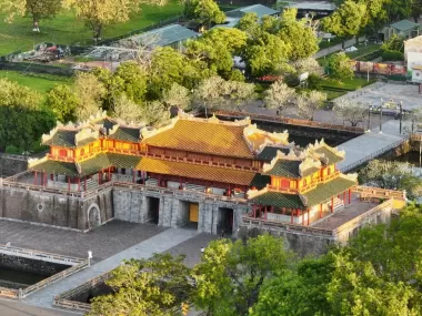 Tour Hàng Ngày : SÀI GÒN – HUẾ – HÀ NỘI – HẠ LONG 9 Ngày 8 Đêm