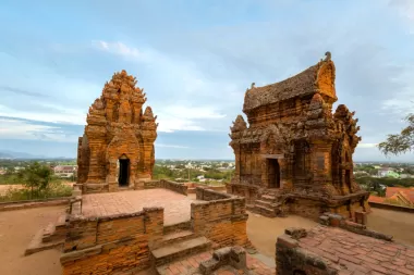 Du Lịch Vĩnh Hy - Ninh Chữ: Khu Du Lịch Trải Nghiệm Tanyoli - Vịnh Vĩnh Hy - Hang Rái - Trùng Sơn Cổ Tự - Tháp Chàm Po Klong Garai